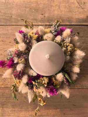 Couronne de fleurs séchées à poser (avec ou sans bougies)