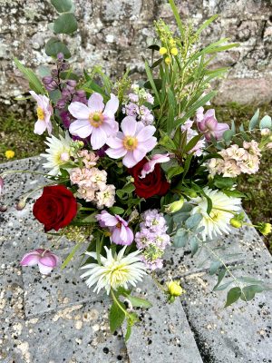 Bouquet de fleurs fraîches pour deuil